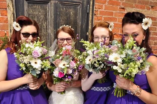Elaine Smitheman grew these flowers for her daughter's wedding...how cool is that! ...Some Cornflowers among them...lovely!